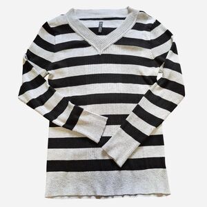 Aviva Women's Black and Grey striped long-sleeved sweater XL